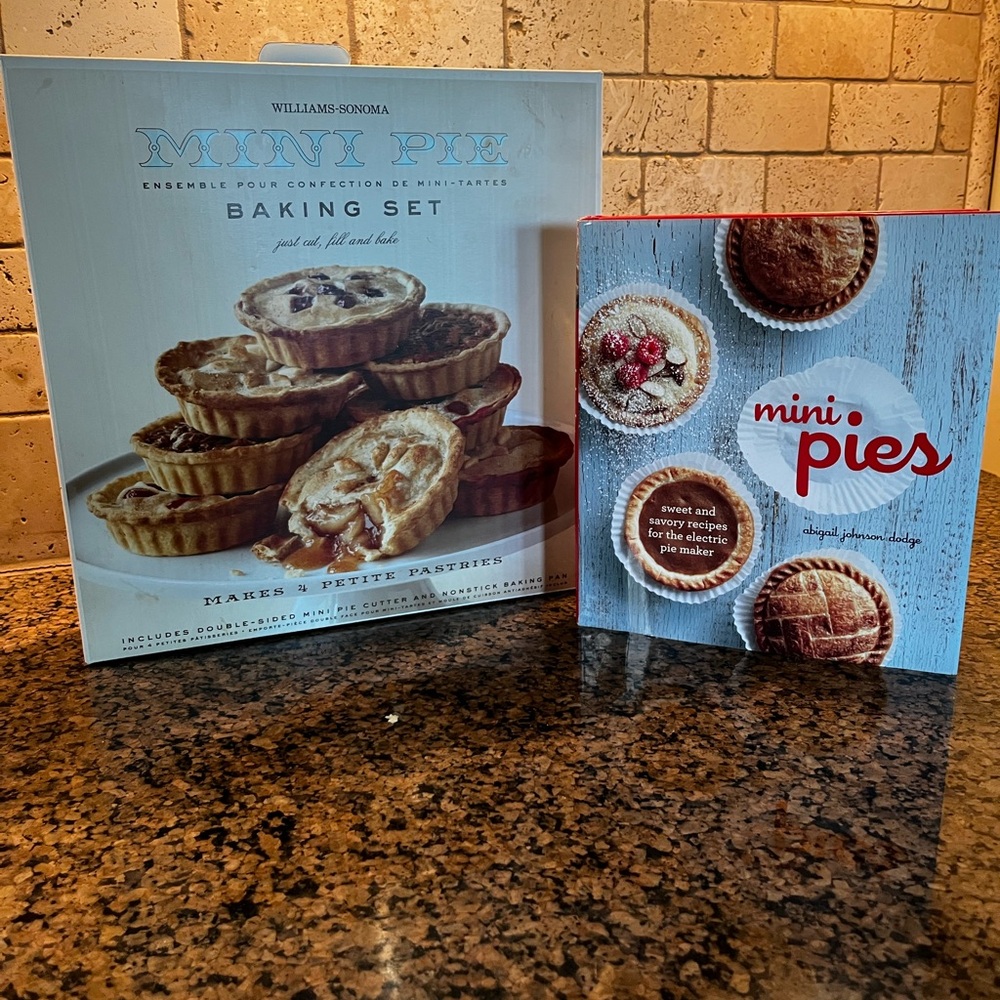 Williams Sonoma Mini Pie Baking Set with Cookbook